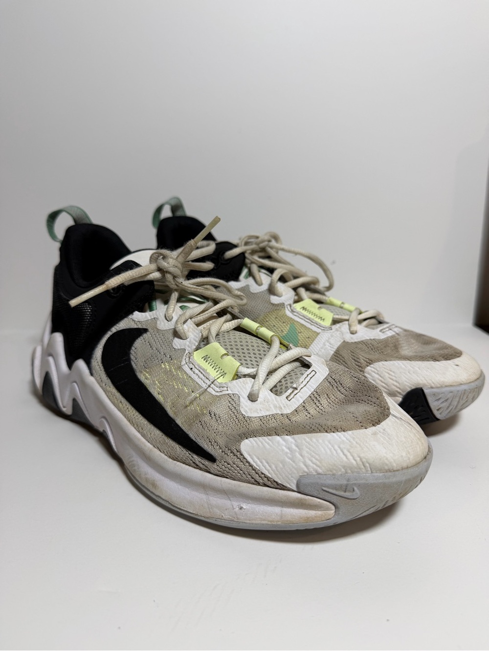 Nike‎ Kids Beige, Black & Light Green Athletic Sneakers